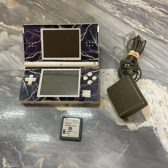 Nintendo DS Lite & Imagine Ballet Star - Picture 2 of 13